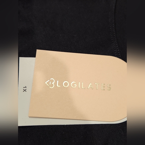 Blogilates By Cassey Reversible Tie Tops. 2 Shirts. 4 ways To Wear. NWT. Size 1X - Picture 3 of 10